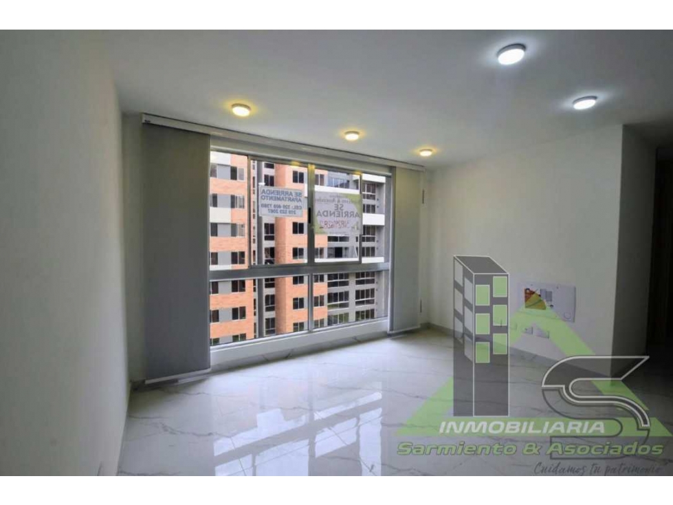 Apartamento en arriendo en las Villas, con parqueadero privado!!