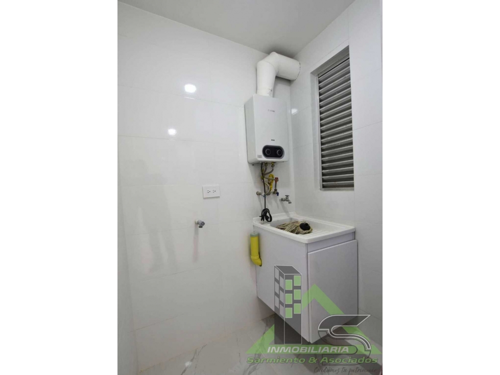 Apartamento en arriendo en las Villas, con parqueadero privado!! — foto 4
