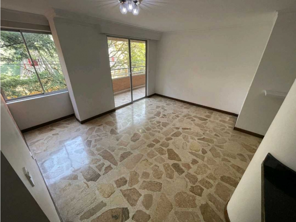 Apartamento en arriendo en Laureles Medellin — foto 3