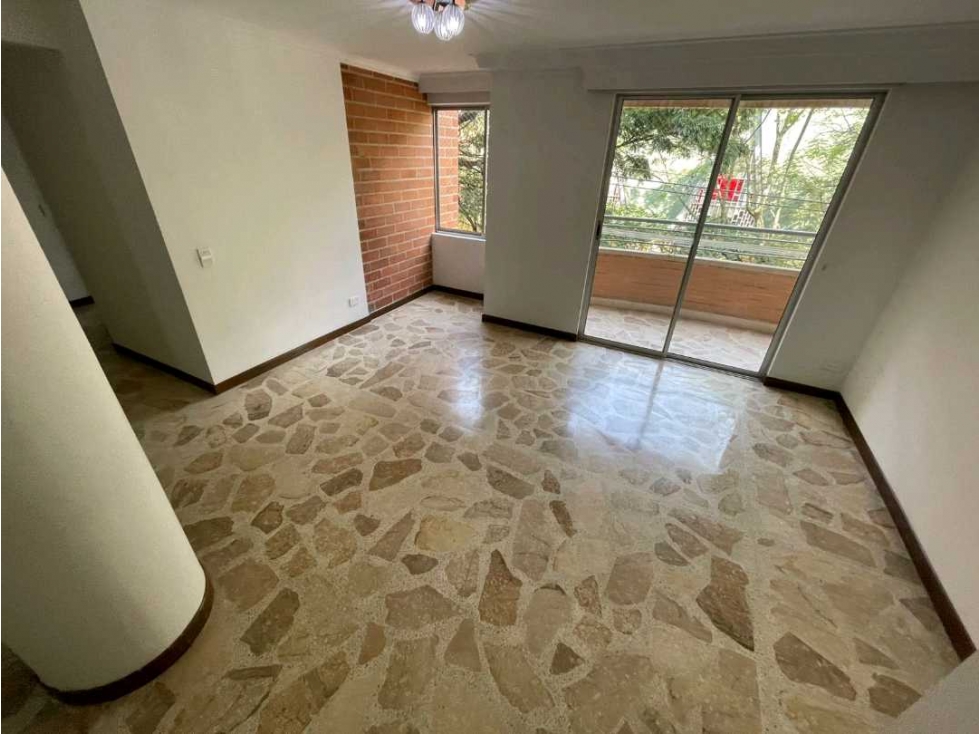 Apartamento en arriendo en Laureles Medellin — foto 4