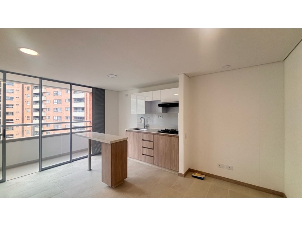 Apartamento en arriendo en Loma de San José Sabaneta