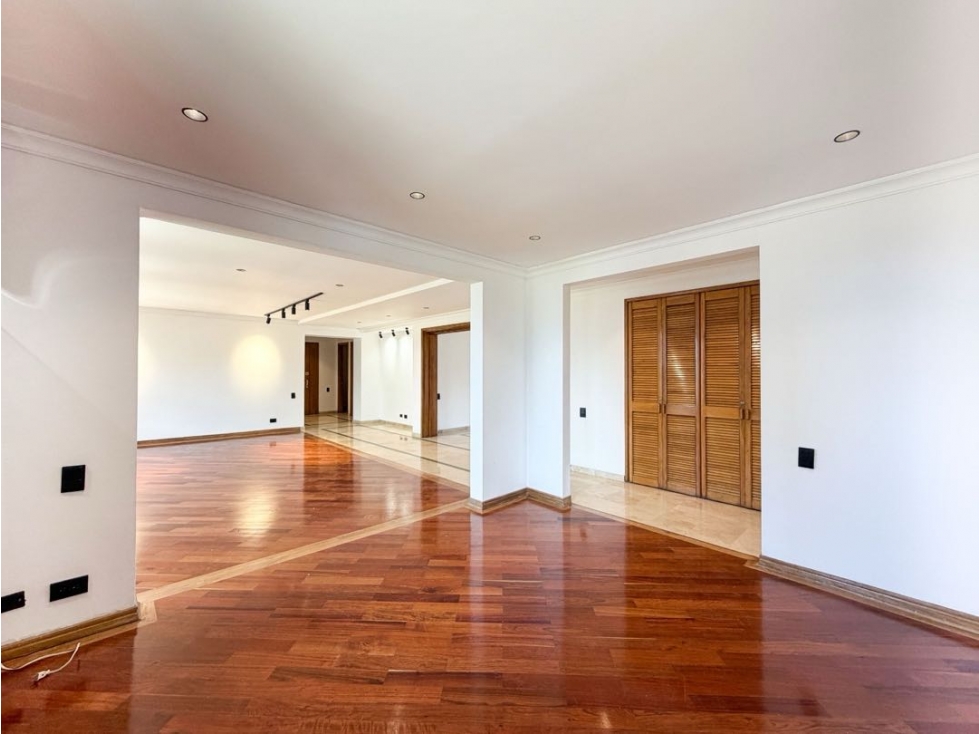 Apartamento en Arriendo en Loma de los bolsos — foto 5
