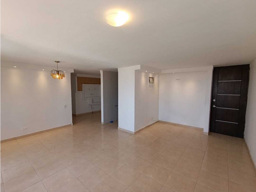 APARTAMENTO EN ARRIENDO EN MIRAMAR