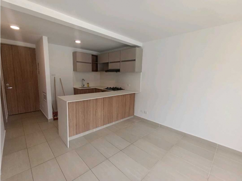 APARTAMENTO EN ARRIENDO EN RIO ALTO — foto 2
