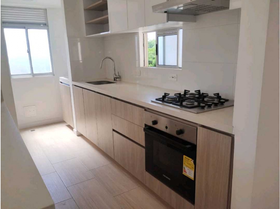 APARTAMENTO EN ARRIENDO EN RIO ALTO — foto 2