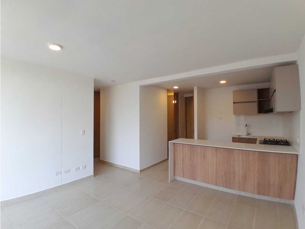 APARTAMENTO EN ARRIENDO EN RIO ALTO — foto 2