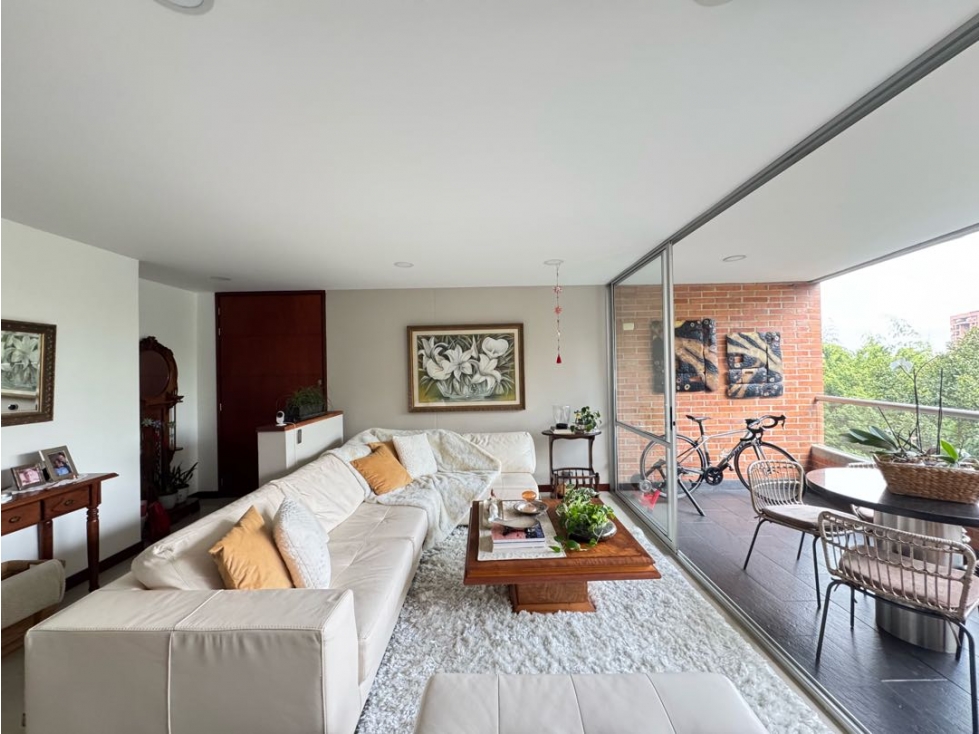 Apartamento en arriendo Envigado Loma Benedictinos vista a verde — foto 3