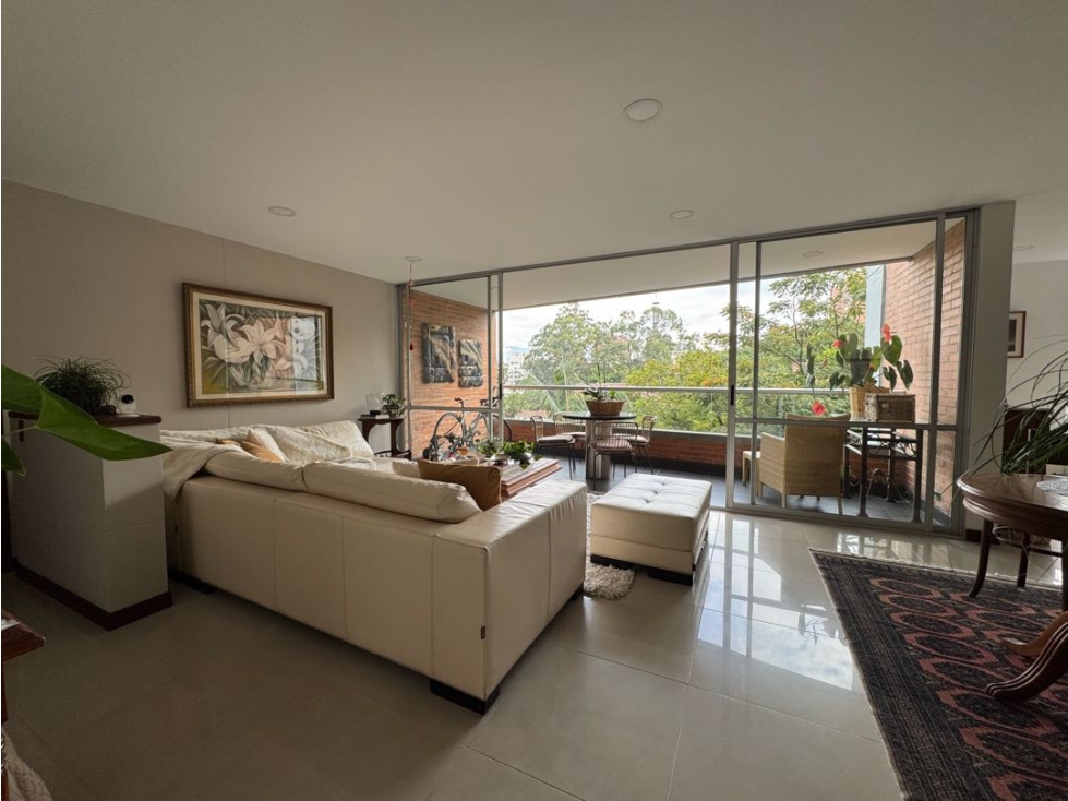 Apartamento en arriendo Envigado Loma Benedictinos vista a verde — foto 5
