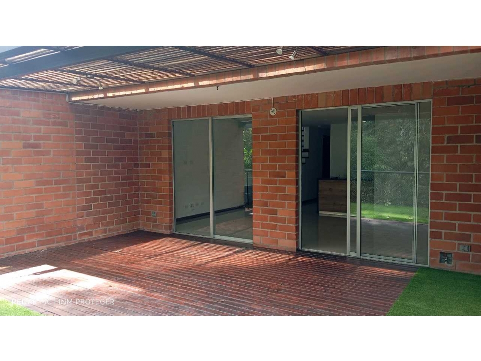 Casa en Arriendo en Unidad cerrada Casas de Aviñón Envigado