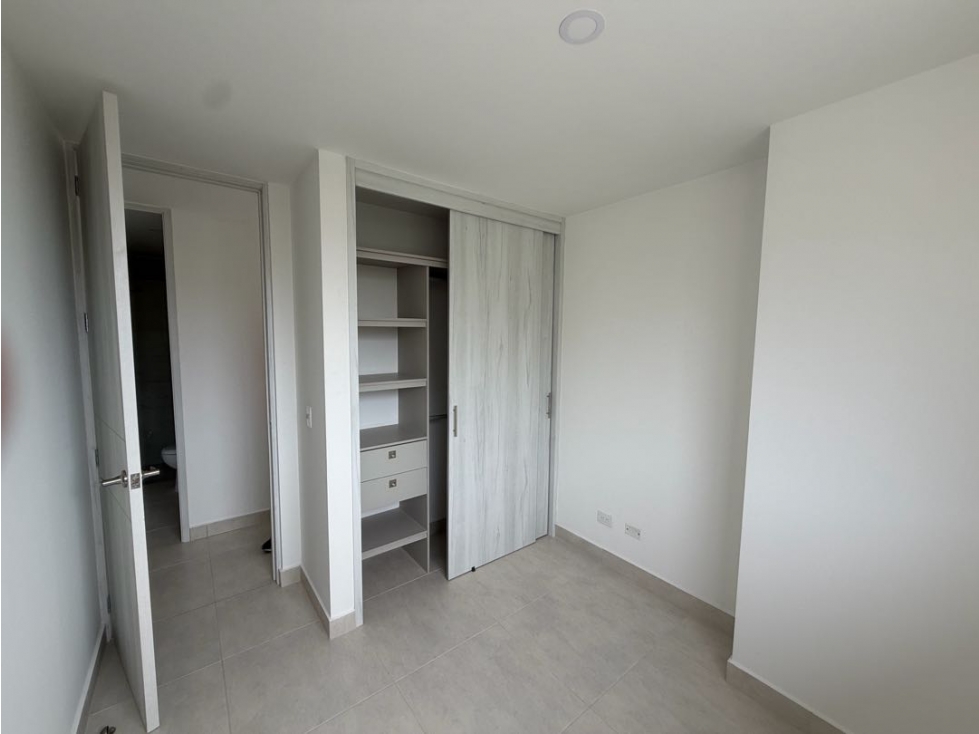 APARTAMENTO EN ARRIENDO LAGO ALTO — foto 6