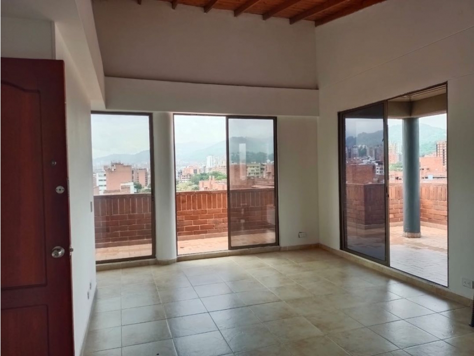 Apartamento en arriendo Penthouse en arriendo Laureles