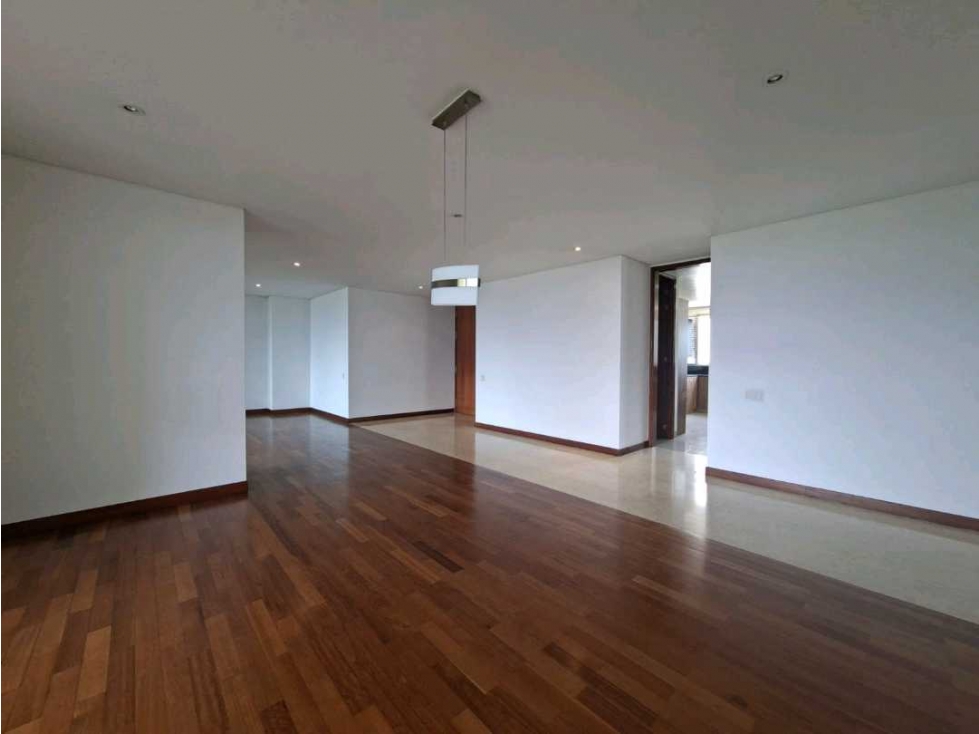 Apartamento en arriendo Poblado a 3 cuadras del CC TESORO RC7 — foto 5