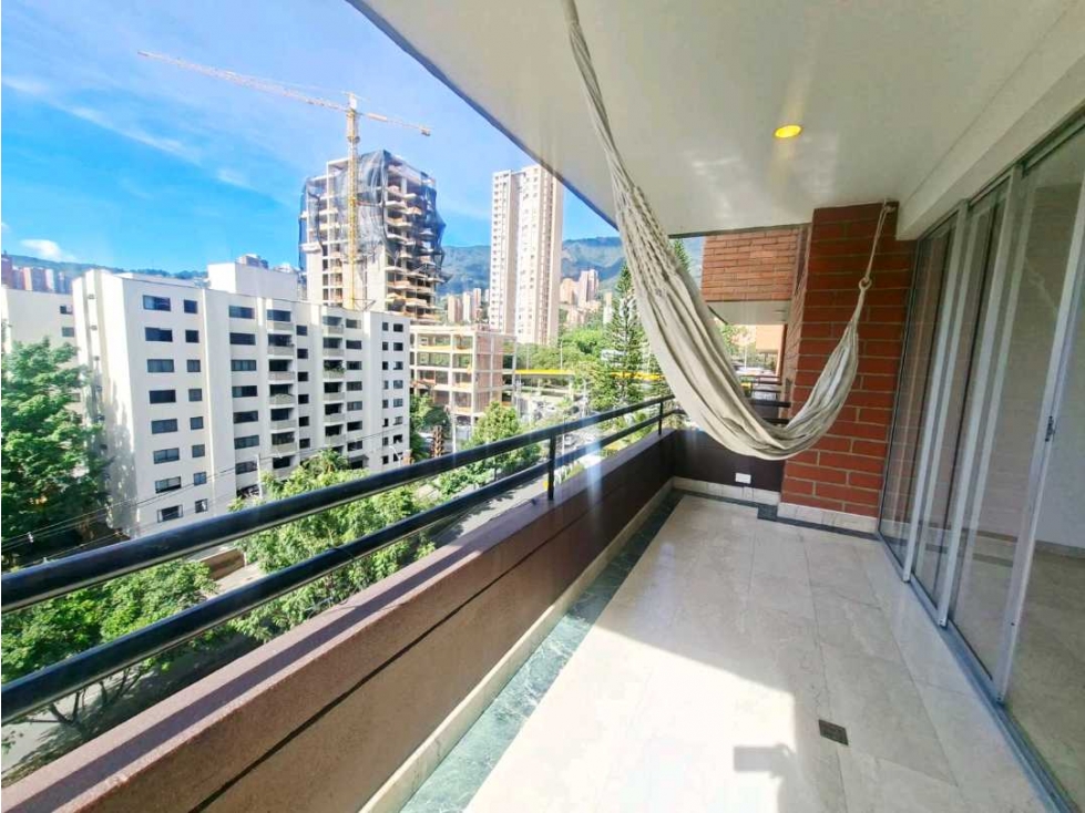 Apartamento en arriendo Poblado Los Parra