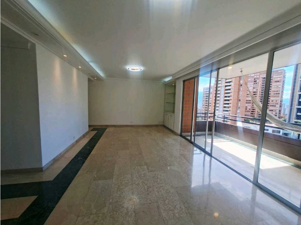 Apartamento en arriendo Poblado Los Parra — foto 2