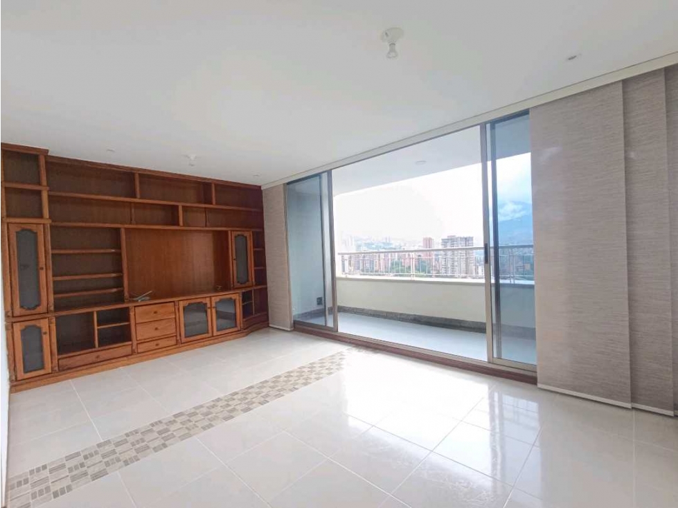 Apartamento en arriendo Poblado Santa Maria de los Angeles