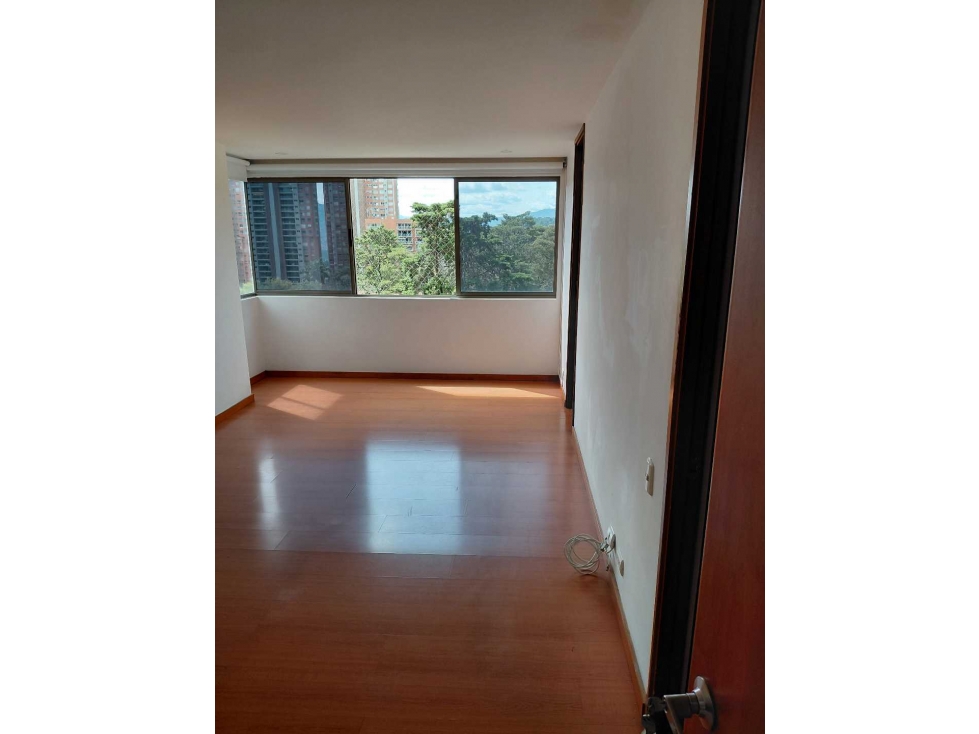 Apartamento en arriendo Poblado Medellin cerca al Cc al Tesoro — foto 3