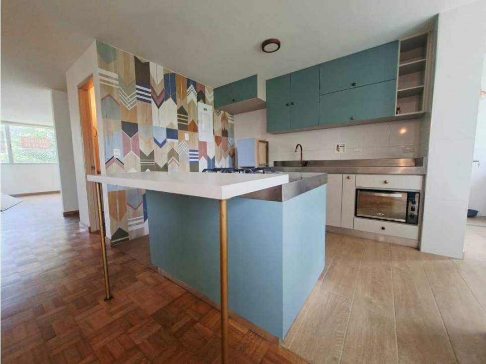 Apartamento en arriendo Poblado muy cerca al Tesoro MLG3
