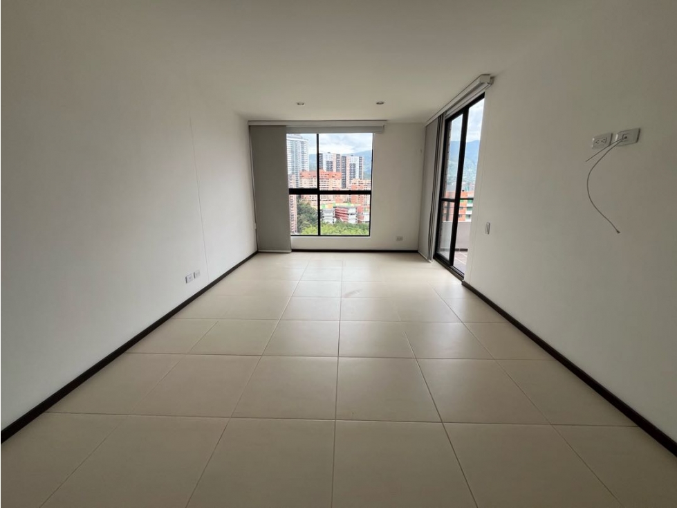 Apartamento en arriendo Sabaneta alto las flores — foto 2