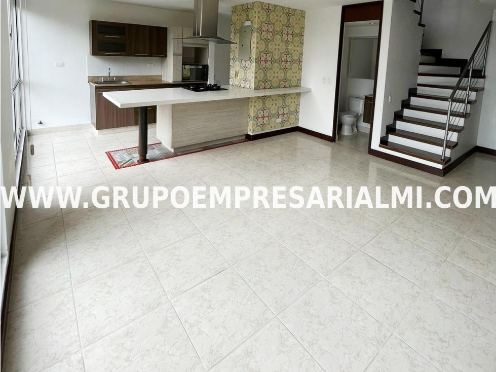 APARTAMENTO EN ARRIENDO - SECTOR URIBE ANGEL ENVIGADO COD: 10158 - 4