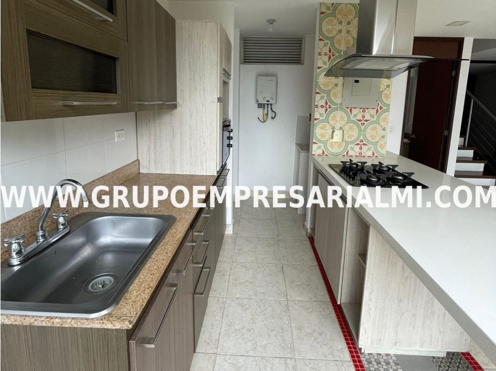 APARTAMENTO EN ARRIENDO - SECTOR URIBE ANGEL ENVIGADO COD: 10158 - 5
