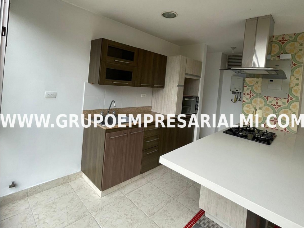 APARTAMENTO EN ARRIENDO - SECTOR URIBE ANGEL ENVIGADO COD: 10158 - 6
