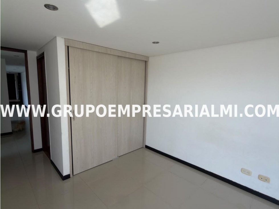 APARTAMENTO EN ARRIENDO - SECTOR CASTROPOL, EL POBLADO COD: 33985 — foto 5