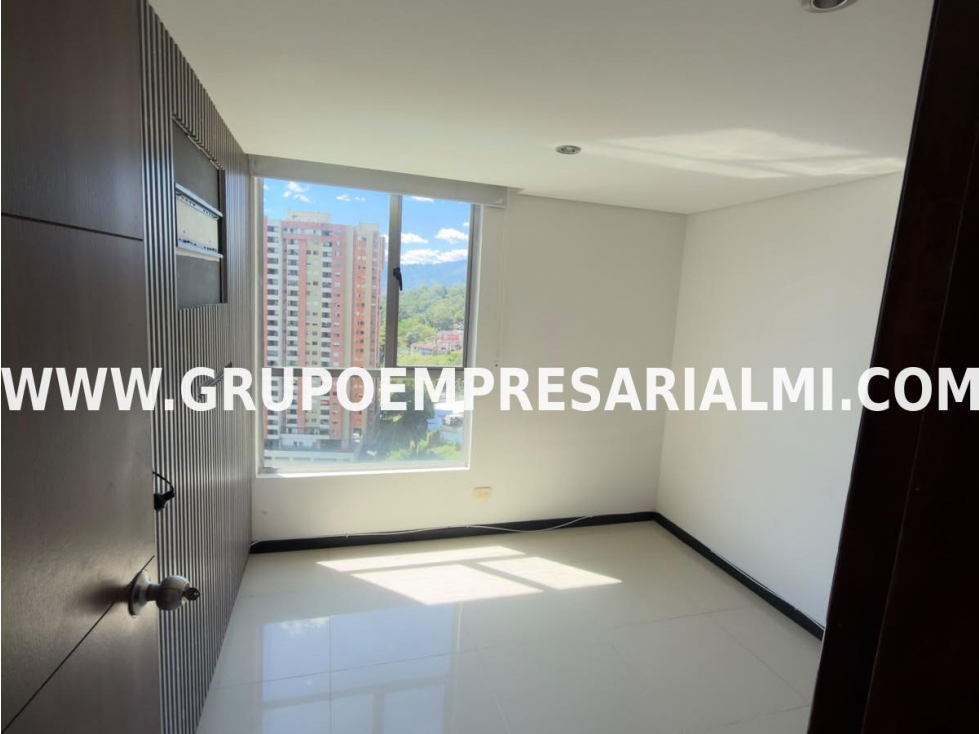 APARTAMENTO EN ARRIENDO - SECTOR CASTROPOL, EL POBLADO COD: 33985 — foto 6