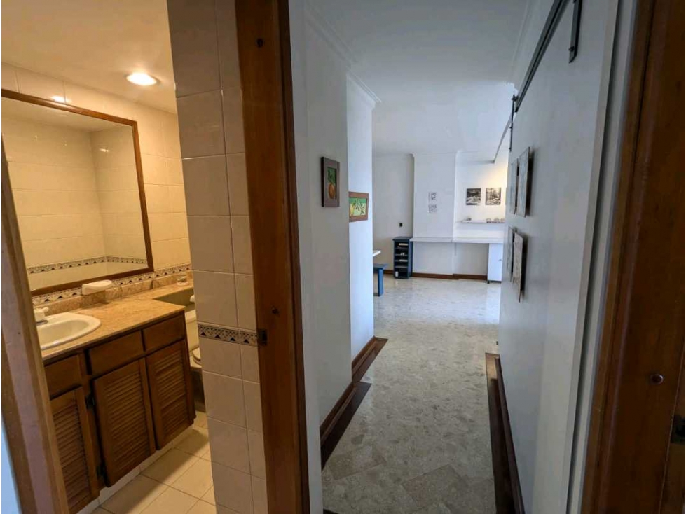 Apartamento en arriendo sector el poblado castropol,130 metros — foto 3