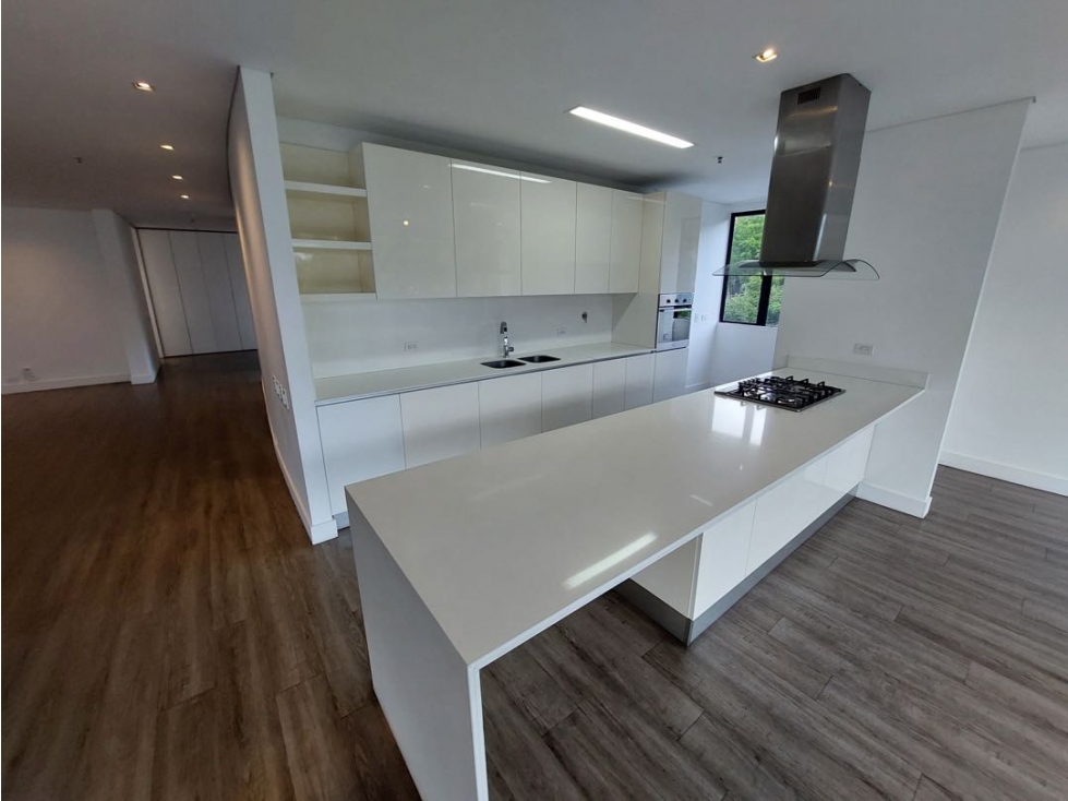 APARTAMENTO EN ARRIENDO SECTOR LOS BALSOS DE 240MTRS2