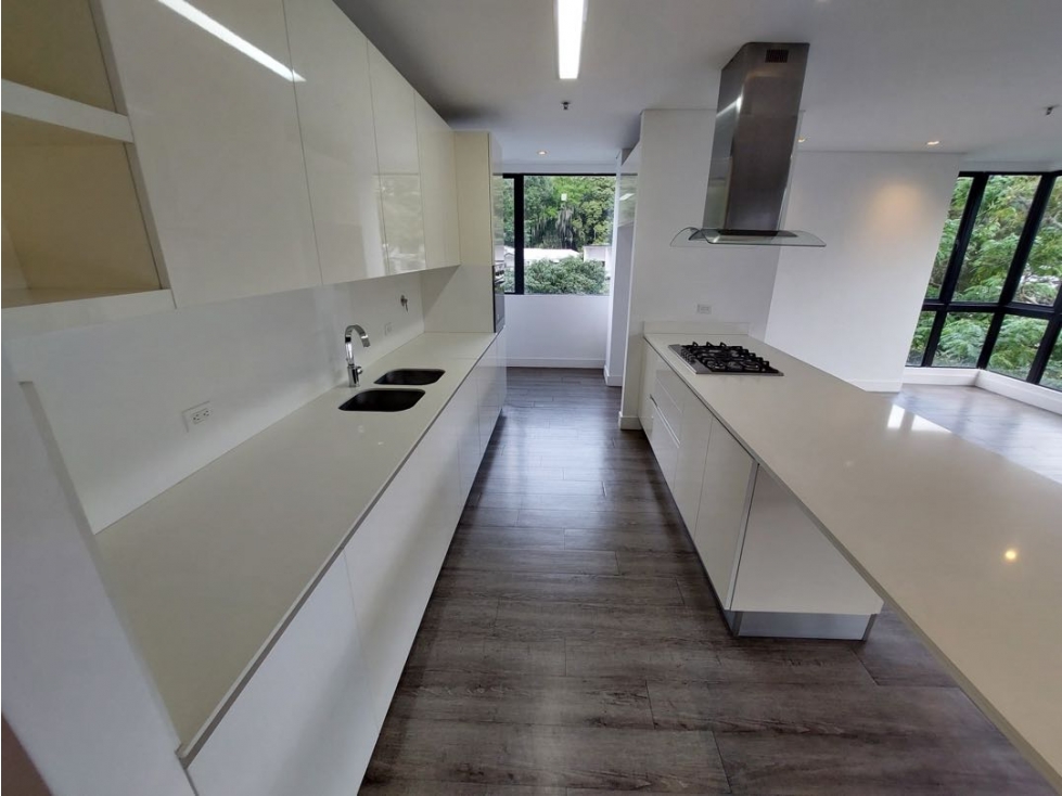 APARTAMENTO EN ARRIENDO SECTOR LOS BALSOS DE 240MTRS2 — foto 2