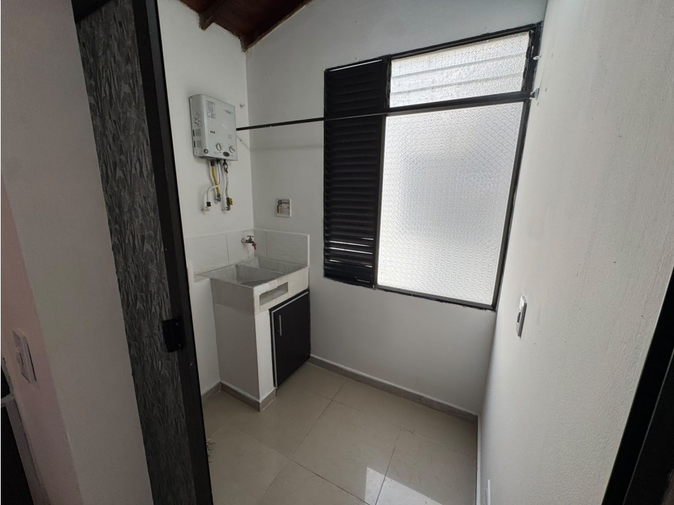 Apartamento en arriendo sector Cabañas — foto 2