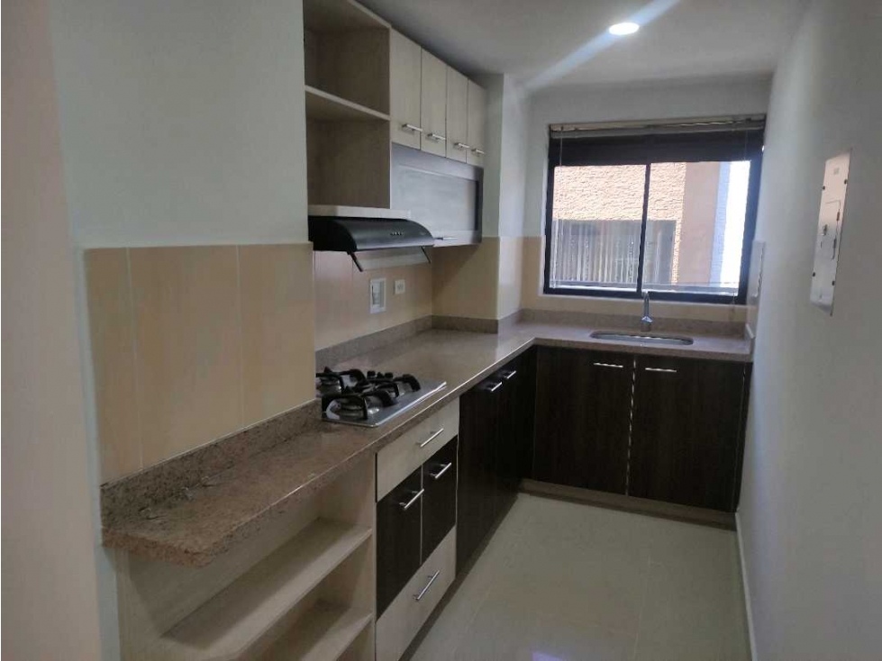 APARTAMENTO EN ARRIENDO TORRE NOVA — foto 3