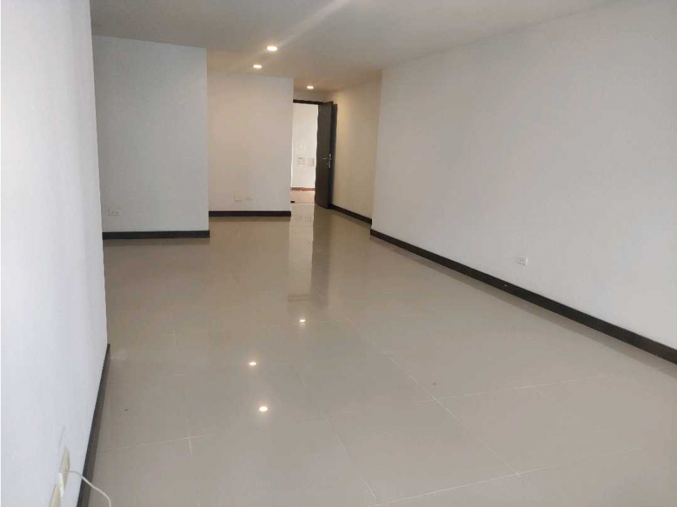 APARTAMENTO EN ARRIENDO TORRE NOVA — foto 4