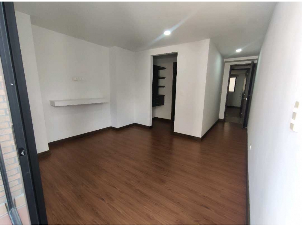 APARTAMENTO EN ARRIENDO TORRE NOVA — foto 2