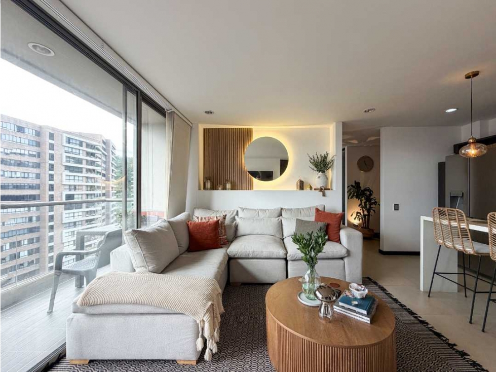 APARTAMENTO EN ARRIENDO/ALTOS DEL POBLADO AMOBLADO — foto 2