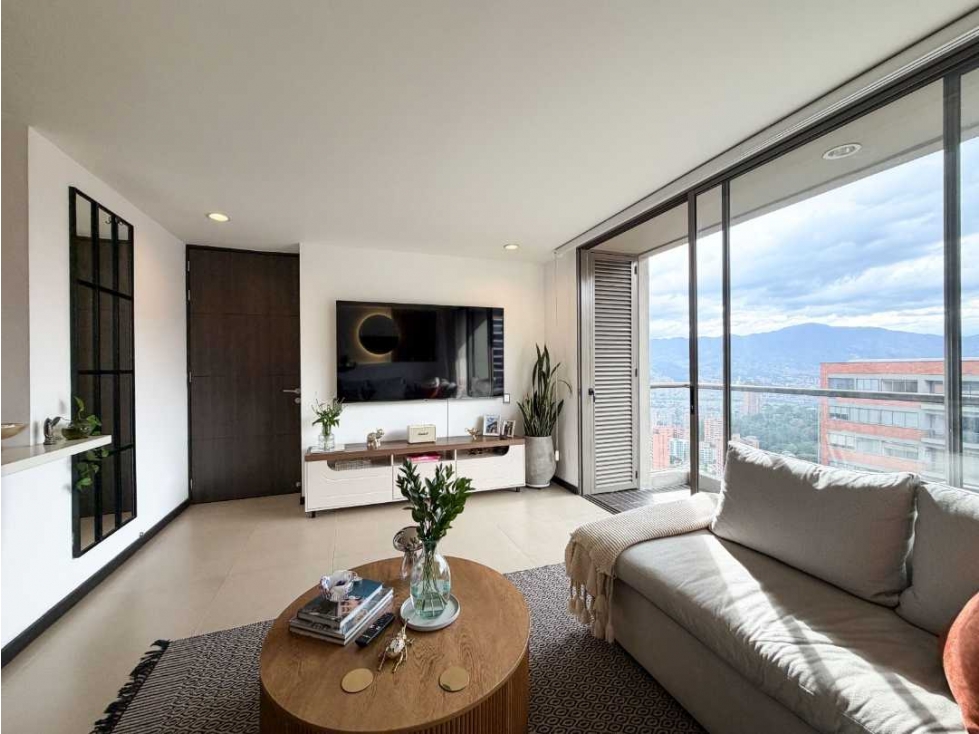 APARTAMENTO EN ARRIENDO/ALTOS DEL POBLADO AMOBLADO — foto 5
