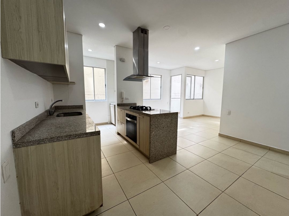 APARTAMENTO EN BRISAS DE TAKOA ALFRENTE DEL PARQUE SAGRADO CORAZON