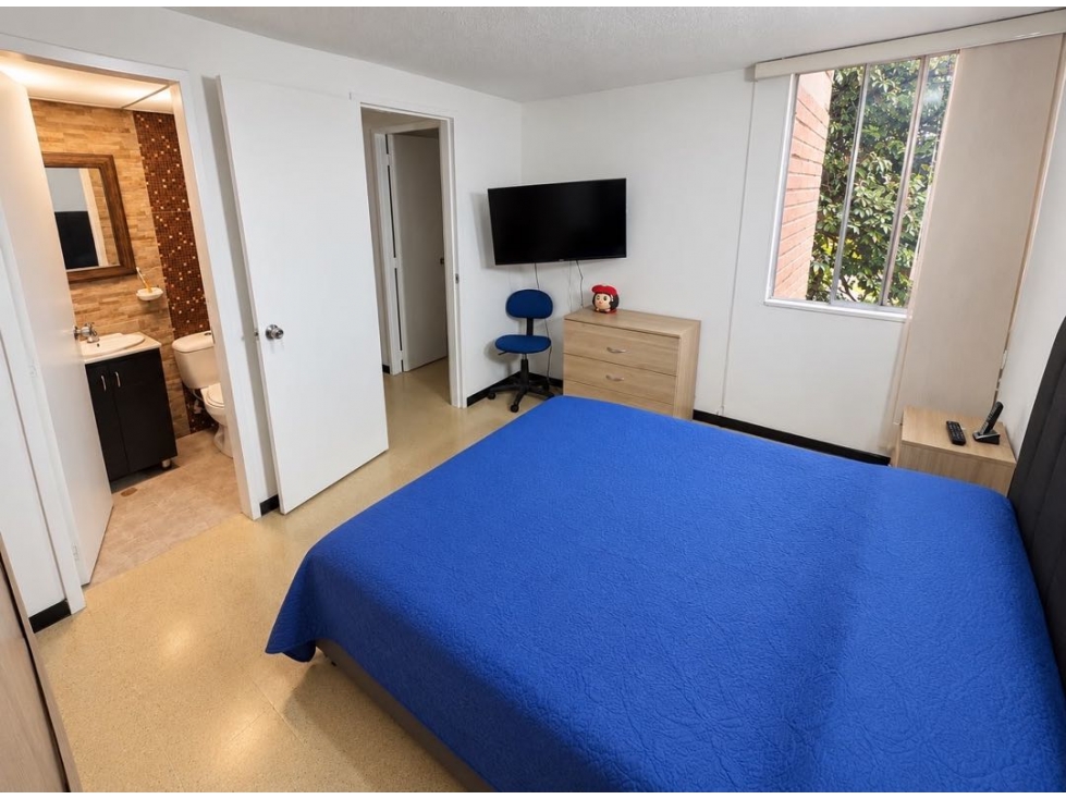 Apartamento en calasanz parte baja, unidad completa parqueadero — foto 4