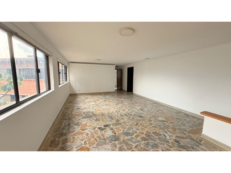 Apartamento en castropol|168 M2| 3 alcobas, más alcoba de servicio