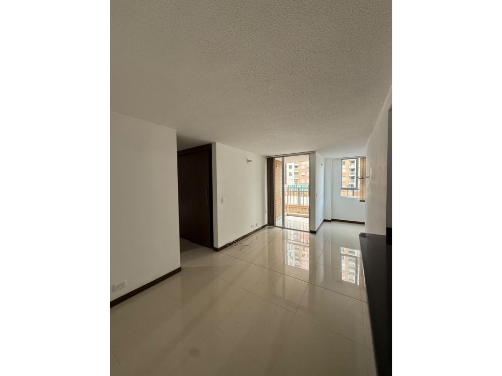 Apartamento En Ciudad Central Frente A Estación Madera $425M - 1