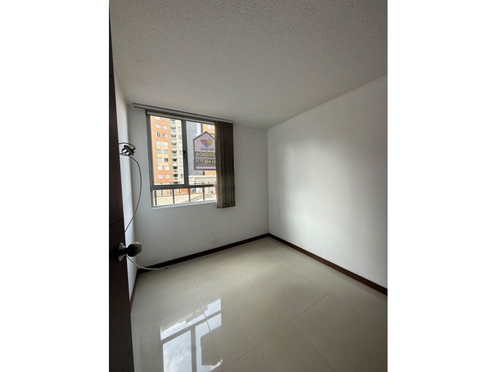Apartamento En Ciudad Central Frente A Estación Madera $425M - 2