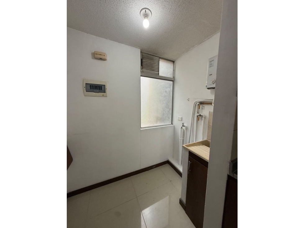 Apartamento En Ciudad Central Frente A Estación Madera $425M - 3