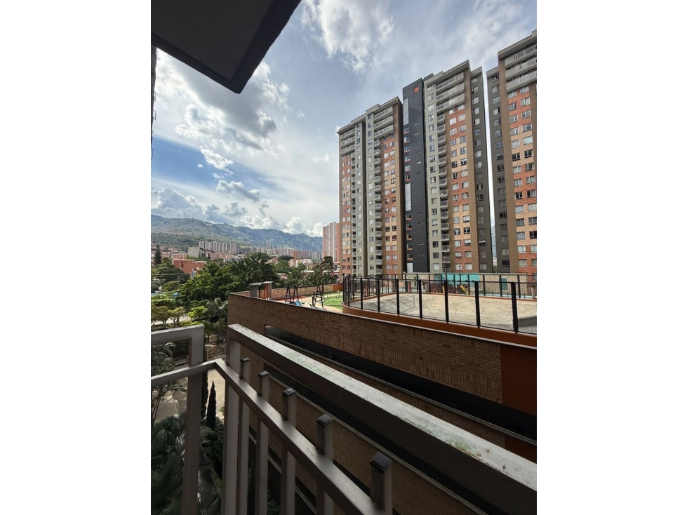 Apartamento En Ciudad Central Frente A Estación Madera $425M - 4