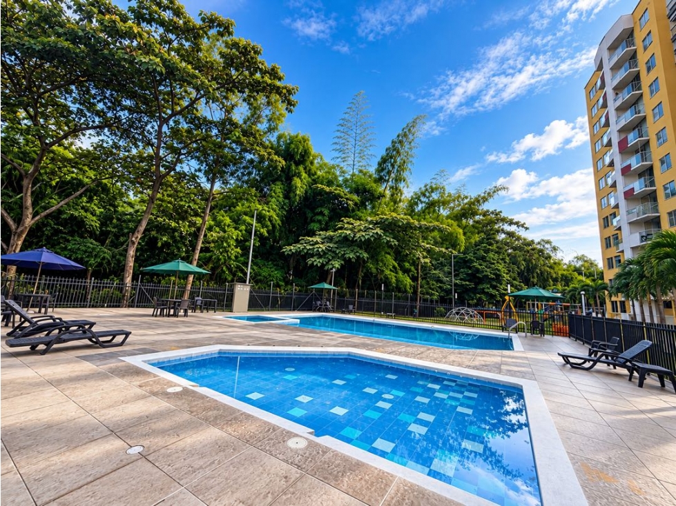 APARTAMENTO EN CIUDAD NATURA, PARQUEADERO CUBIERTO Y DEPÓSITO.
