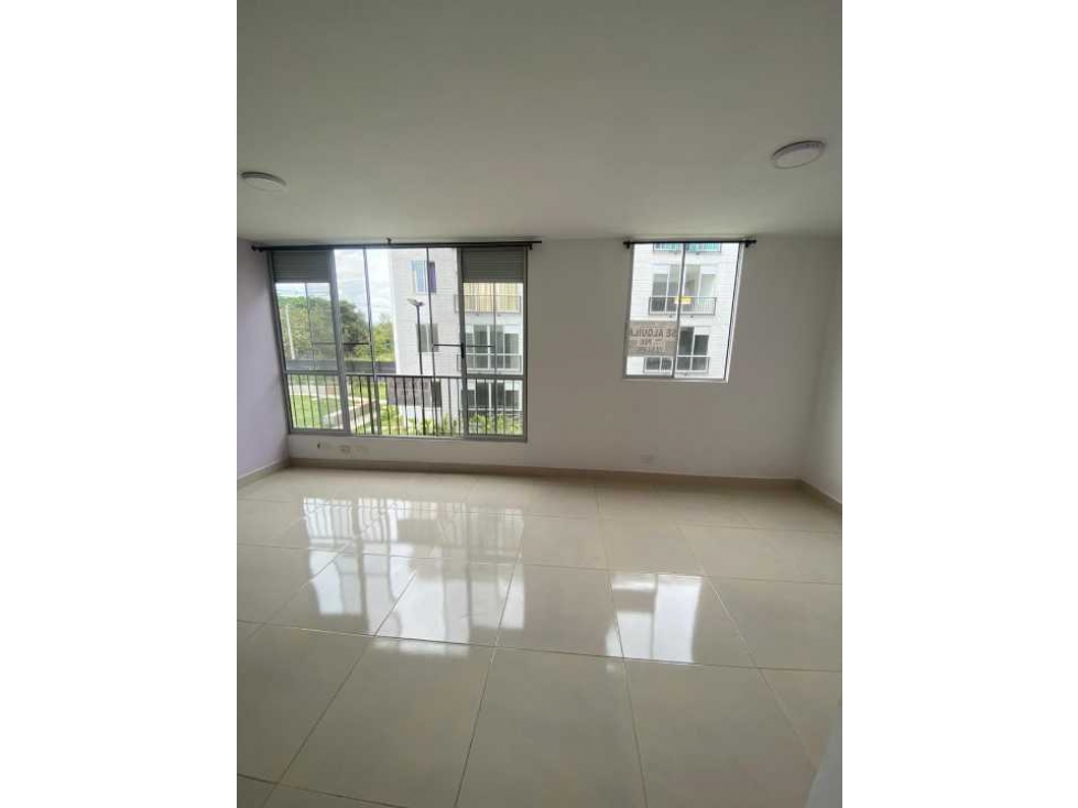 EN ALQUILER APARTAMENTO SEGUNDO PISO TURIN DE LA ITALIA PALMIRA VALLE — foto 3