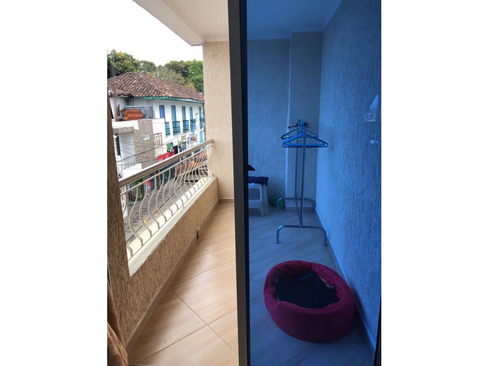 APARTAMENTO EN EL CENTRO DE MONTENEGRO