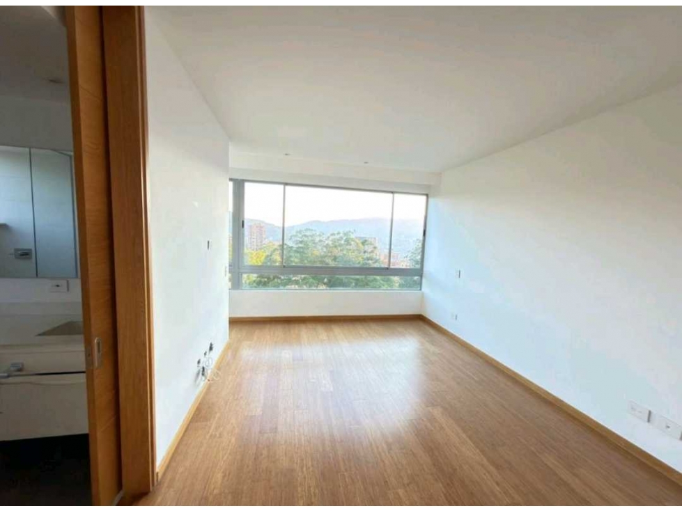 APARTAMENTO EN EL POBLADO BALSOS UNIDAD EXCLUSIVA CERCA A ISA — foto 3