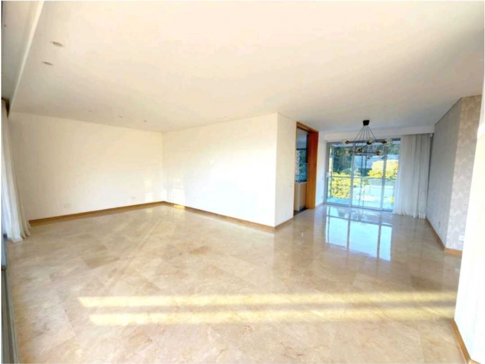 APARTAMENTO EN EL POBLADO BALSOS UNIDAD EXCLUSIVA CERCA A ISA — foto 4