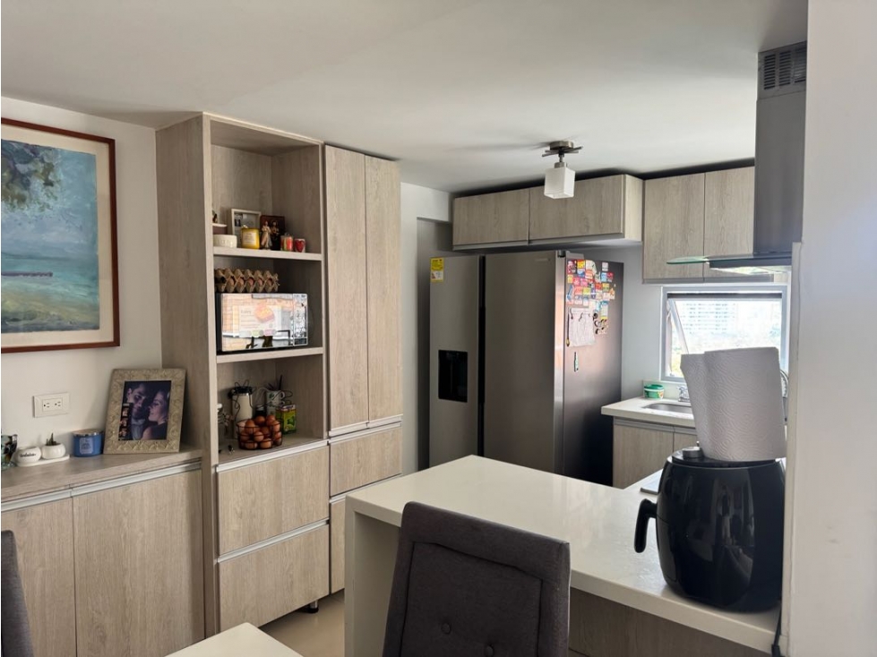 APARTAMENTO EN EN ENVIGADO LOMA LAS BRUJAS. EXCELENTE UBICACIÓN — foto 2