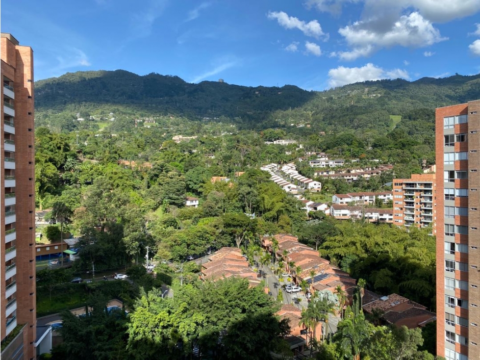Apartamento en Envigado, Loma de los Mesa por la Tv Intermedia. — foto 2